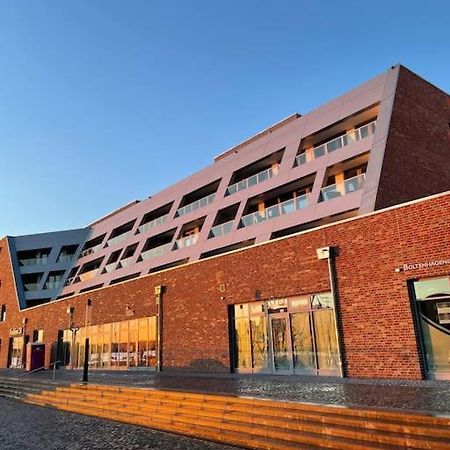Dock 07 - Modernes 4 Sterne-Ferienapartment Direkt Am Hafen Wismar Exterior photo