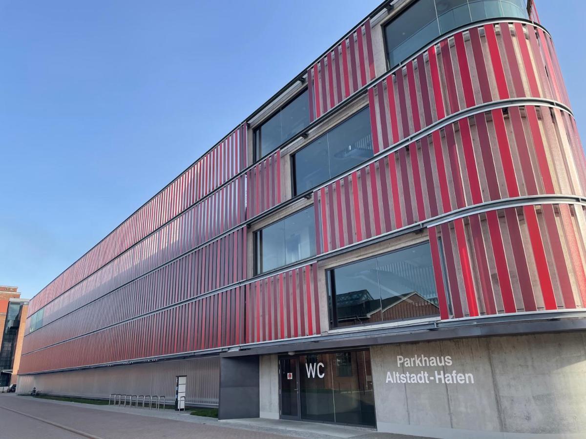 Dock 07 - Modernes 4 Sterne-Ferienapartment Direkt Am Hafen Wismar Exterior photo